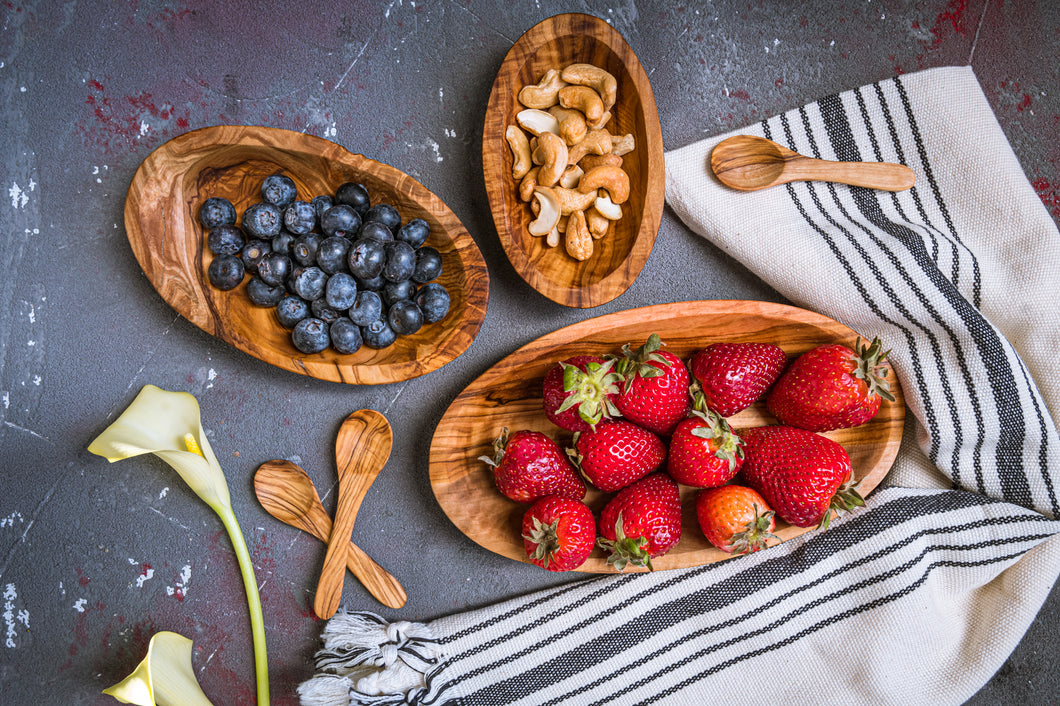 Artisan Box: Tunisia Olive Wood Oval Bowl Set with teaspoons